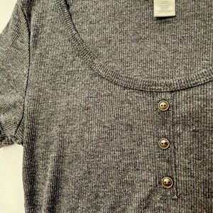 Talla L corre pequeña